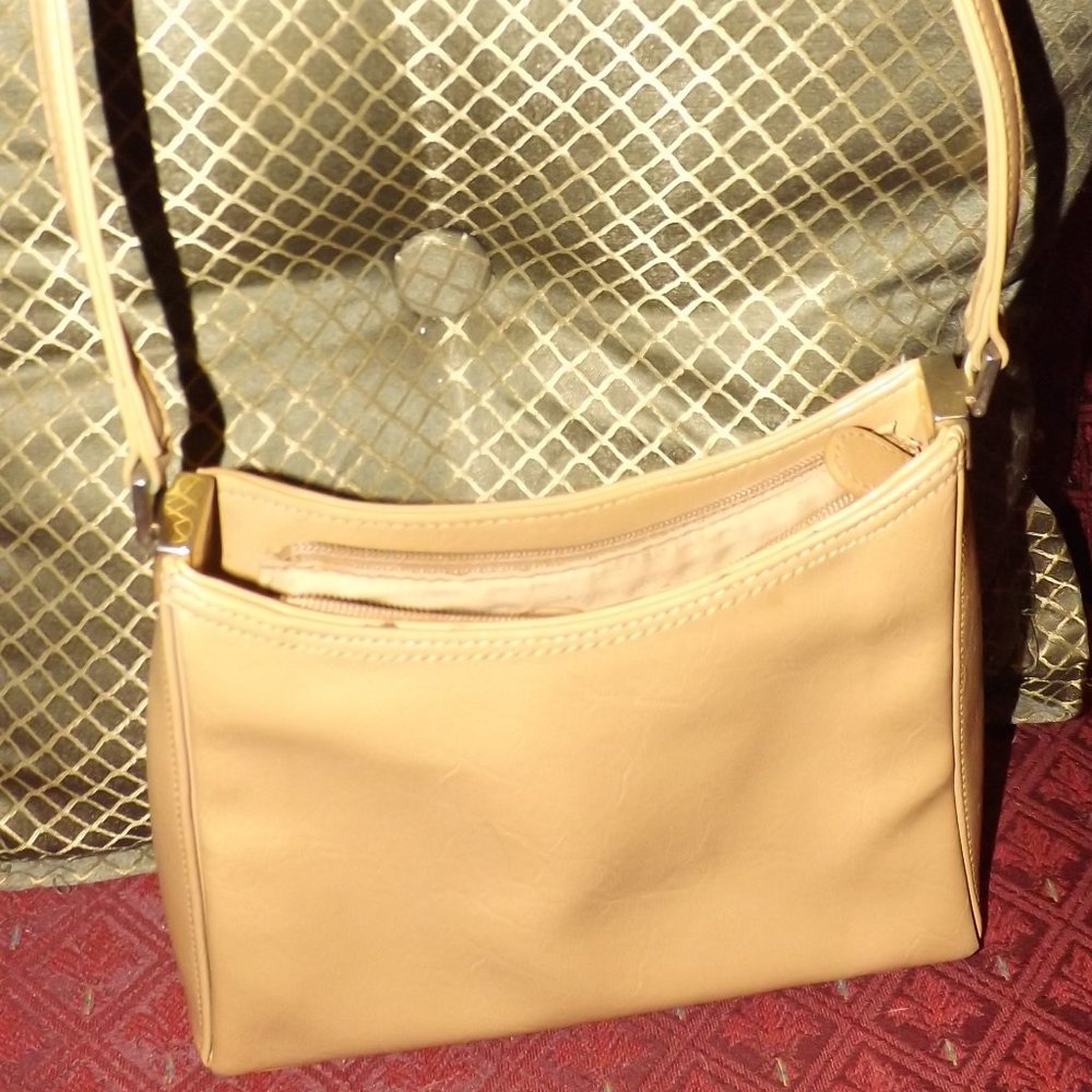 Classic line Beige Liz Claiborne Bag